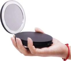 UNIQ Drievoudige Compacte Reisspiegel Met LED (vergroting 5x En 10x) - Make Up Spiegel Met Verlichting - Zwart -Bekend Cosmetica Winkel 1200x1036 4