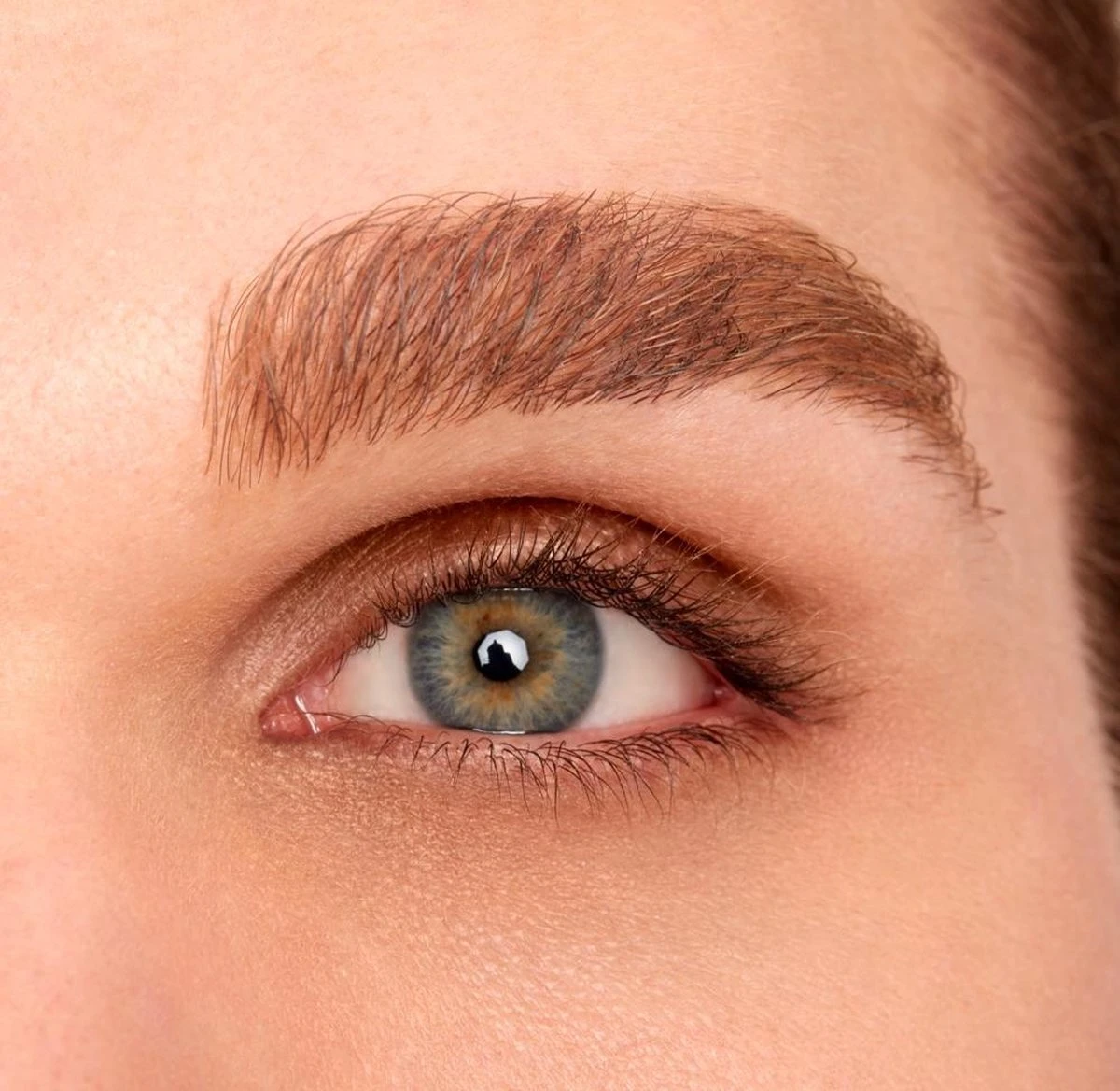 NYX Professional Makeup Fill & Fluff Eyebrow Pomade Pencil - FFEP01 Blonde - Wenkbrauwpotlood - 0,2 Gr 8 NYX Professional Makeup Fill & Fluff Eyebrow Pomade Pencil - FFEP01 Blonde - Wenkbrauwpotlood - 0,2 Gr - Afbeelding 6