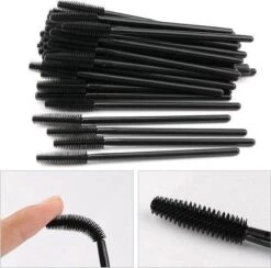 Lashes & More – 50 Stuks Siliconen WimperBorsteltjes – Zwart - Mascara Borsteltjes - Mascara Borstel - Wimper Borstel - Siliconen Wimperborstel - Wimperborstel Voor Wimper Extensions - Siliconen Wenkbrauwborstel -Siliconen Top - Wenkbrauw Kwast -Bekend Cosmetica Winkel 1200x1186 5