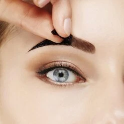 Maybelline Tattoo Brow Peel-Off Wenkbrauwgel - 3 Dark Brown - Bruin -Bekend Cosmetica Winkel 1200x1200 1650