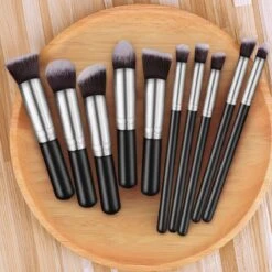 Evvie Set Van 10 Make-up Kwasten Kabuki - Zwart-Zilver -Bekend Cosmetica Winkel 1200x1200 1849