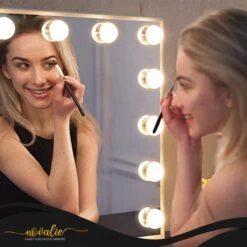 Novalie Hollywood Spiegel Met Verlichting - 65 Cm X 50 Cm - Make Up Spiegel Met Led Lampen – Visagie – Dimbaar / 3 Lichtstanden – Voor Hem / Haar Cadeau – 10x Vergroting – Met Tru-Daylight Verlichting – Wit 23 Novalie Hollywood Spiegel Met Verlichting - 65 Cm X 50 Cm - Make Up Spiegel Met Led Lampen – Visagie – Dimbaar / 3 Lichtstanden – Voor Hem / Haar Cadeau – 10x Vergroting – Met Tru-Daylight Verlichting – Wit -Bekend Cosmetica Winkel 1200x1200 1981