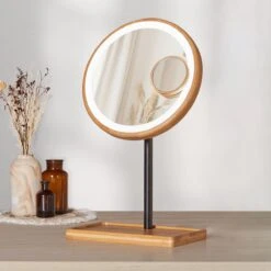 Lanaform - Bamboo Mirror - Oplaadbare Staande Spiegel ×1 · ×3 - Elegant Design Van Bamboe Met Zwarte Poedercoatingafwerking - Ledlampen Met Lange Levensduur -Bekend Cosmetica Winkel 1200x1200 2033