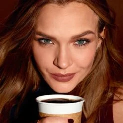 Maybelline SuperStay Matte Ink Lipstick Coffee Collection Limited Edition - 265 Caramel Collector - Nude Lippenstift - 5 Ml -Bekend Cosmetica Winkel 1200x1200 229