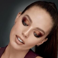 Maybelline The Burgundy Bar Oogschaduw En Highlighter Palette – Limited Edition 25 Maybelline The Burgundy Bar Oogschaduw En Highlighter Palette – Limited Edition -Bekend Cosmetica Winkel 1200x1200 831