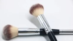 Foundation - Poeder - Make-up Kwast- Foundation Kwast - Concealer Kwast 3-in 1 - Must-have - Cadeau - Verjaardag - Populair - Trendy - Efficiënt - Tijdbesparend -Bekend Cosmetica Winkel 1200x674 6