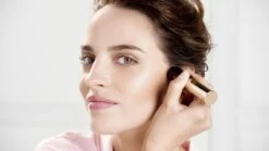 Bourjois Foundcealer Foundation - 410 Beige Doré -Bekend Cosmetica Winkel 1200x675 4