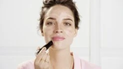 Bourjois Foundcealer Foundation - 200 Vanille Rosé -Bekend Cosmetica Winkel 1200x675 6