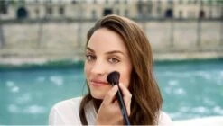 Bourjois - Delice De Poudre Bronzing Powder Browning Powder 52 16.5G 16 Bourjois - Delice De Poudre Bronzing Powder Browning Powder 52 16.5G -Bekend Cosmetica Winkel 1200x679 1