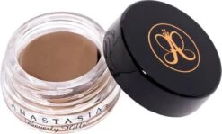 Anastasia Beverly Hills Dipbrow Pomade - Taupe -Bekend Cosmetica Winkel 1200x722 1