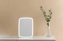 Jordan & Judy Make-upspiegel Met Verlichting - Oplaadbaar - Led Spiegel Make Up Met Touch Switch - Staand Spiegel -Bekend Cosmetica Winkel 1200x788 5