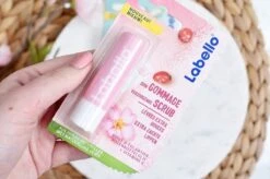 Labello Lipscrub Rozenbottelolie -Bekend Cosmetica Winkel 1200x799 6
