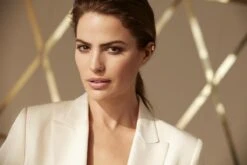 Max Factor Miracle Second Skin Foundation - 06 Golden Medium -Bekend Cosmetica Winkel 1200x800 40