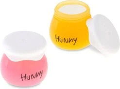 Mad Beauty X Disney's Winnie The Pooh - Honey Pot Lip Balm 6 Mad Beauty X Disney's Winnie The Pooh - Honey Pot Lip Balm -Bekend Cosmetica Winkel 1200x895 2