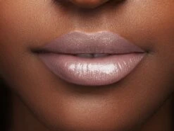 L'Oréal Paris Color Riche Shine Lippenstift - 658 Topless -Bekend Cosmetica Winkel 1200x900 1