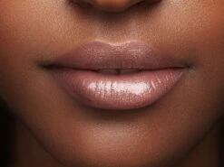 L'Oréal Paris Color Riche Shine Lippenstift - 656 Beige In The City -Bekend Cosmetica Winkel 1200x900