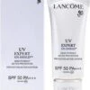 Lancôme UV Expert GN-Shield Protection Active Extrême SPF 50 PA +++ - 30 Ml - Gezichtscrème -Bekend Cosmetica Winkel 927x1200 2