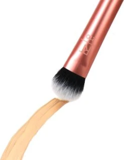 Real Techniques Expert Concealer Brush - Concealer Kwast -Bekend Cosmetica Winkel 932x1200 5
