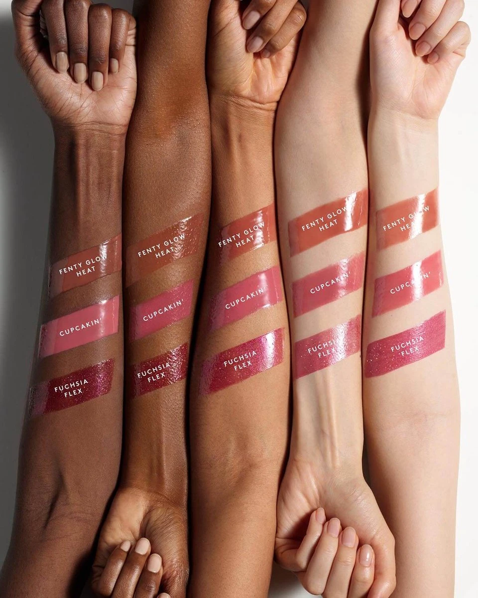 Fenty Beauty Glossy Posse Volume 5.0 - Full Size Gloss Bomb Trio Cream - Gloss Bomb - Gloss Bomb Heat | 4 Fenty Beauty Glossy Posse Volume 5.0 - Full Size Gloss Bomb Trio Cream - Gloss Bomb - Gloss Bomb Heat | - Afbeelding 2