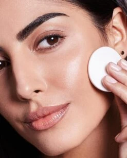 Max Factor Miracle Touch Foundation - 60 Sand 18 Max Factor Miracle Touch Foundation - 60 Sand -Bekend Cosmetica Winkel 960x1200 19